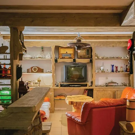 Three-bedroom In Grubine