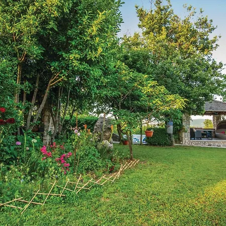 Three-bedroom In Grubine
