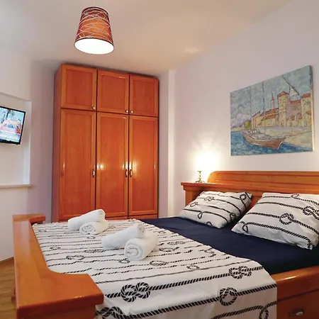Three-bedroom In Semesterbostad