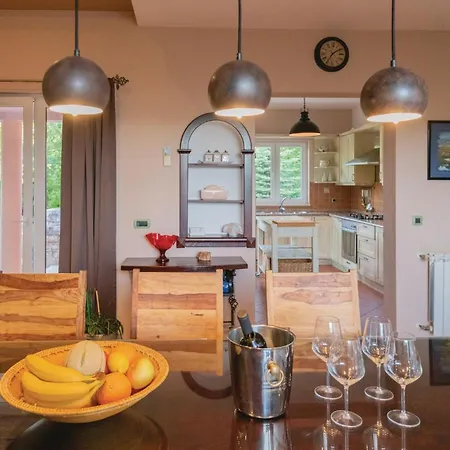 Semesterbostad Three-bedroom In Grubine