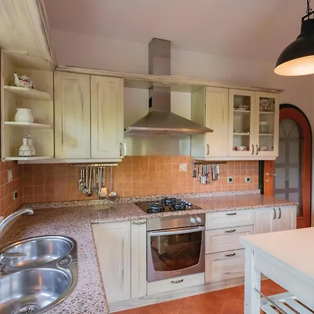 Three-bedroom In Semesterbostad Grubine