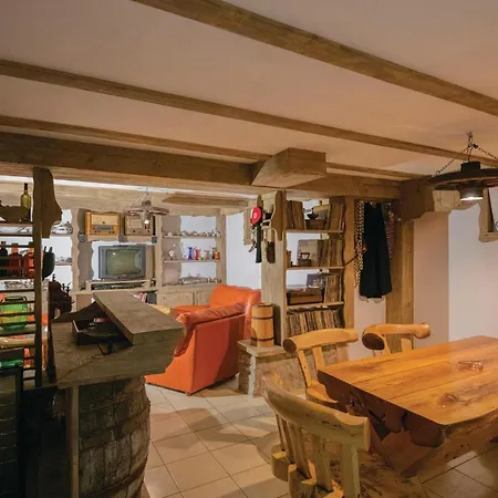 Three-bedroom In Grubine