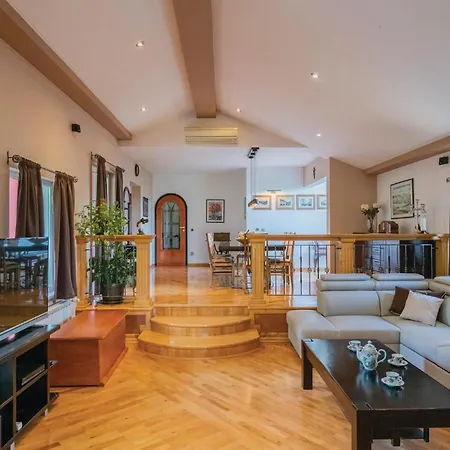 Semesterbostad Three-bedroom In