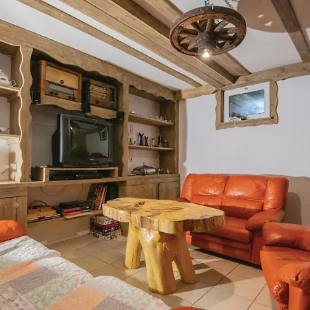 Semesterbostad Three-bedroom In Grubine