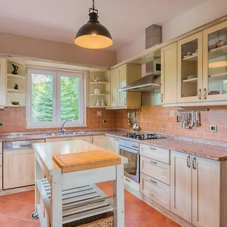 Three-bedroom In * Grubine